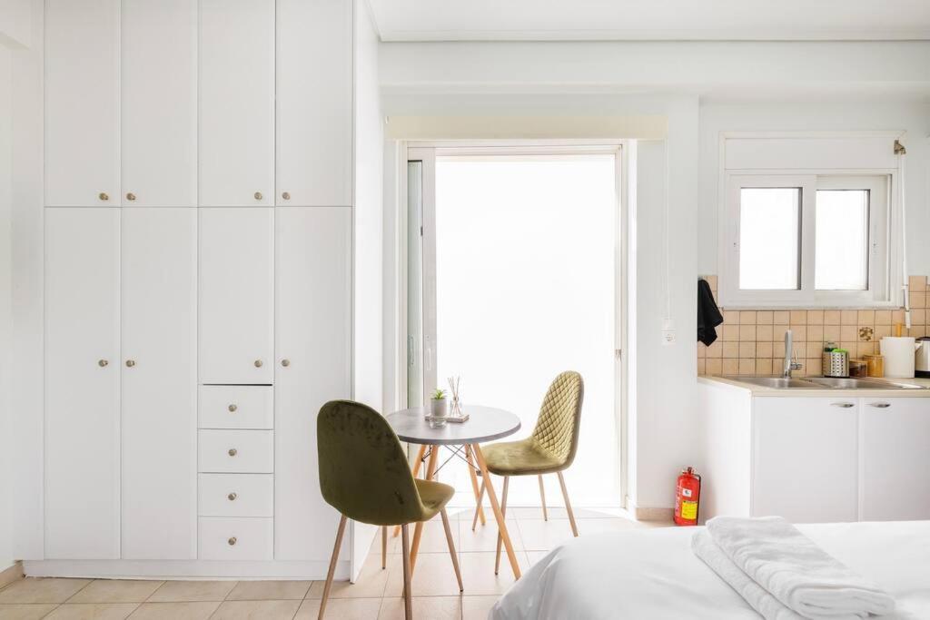 Adorable Sunny Studio With Private Balcony I Athens Exterior photo